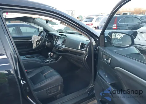 2017 Toyota Highlander Se from USA, damaged, VIN 5TDJZRFH8HS360685